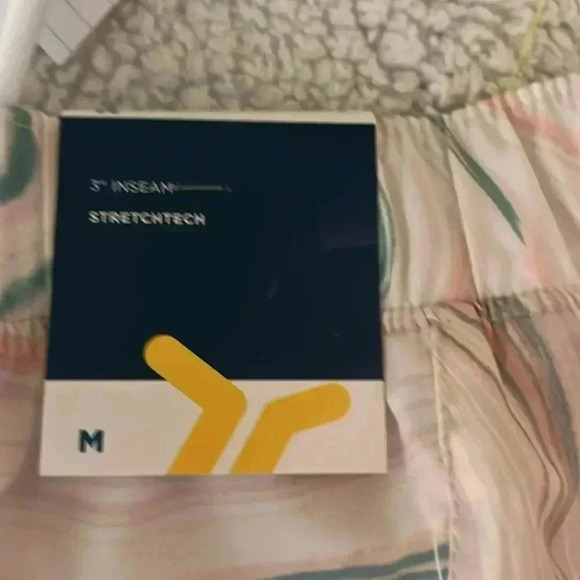 🆕 OLD NAVY SHORTS Size Medium - Picture 3 of 5